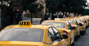 ¿Qué Tener en Cuenta al Elegir una Parada de Taxi?